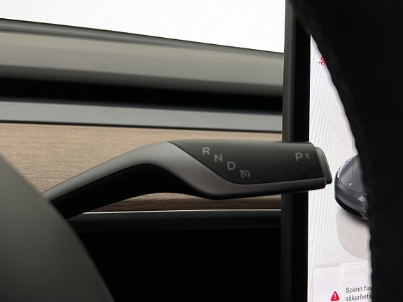 Tesla Model Y 18 of 30