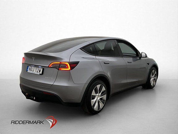 Tesla Model Y 8 of 30