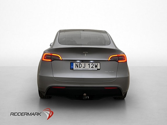 Tesla Model Y 7 of 30
