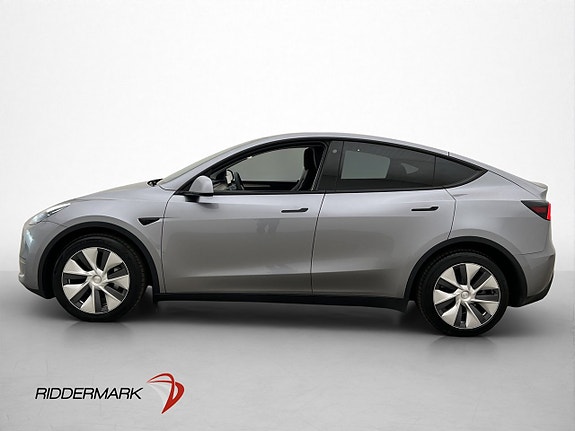 Tesla Model Y 5 of 30