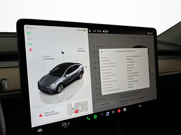 Tesla Model Y 23 of 30