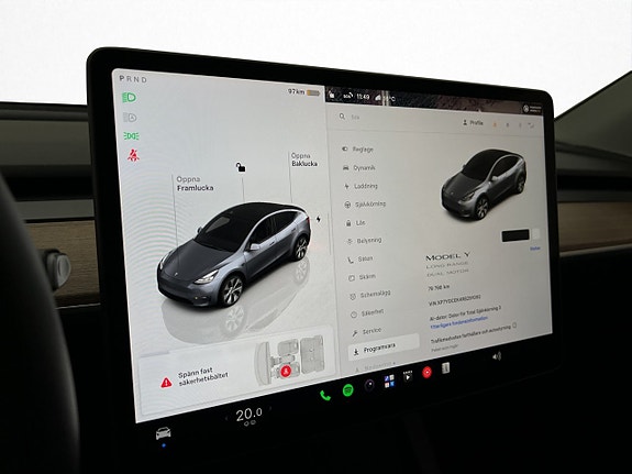Tesla Model Y 22 of 30