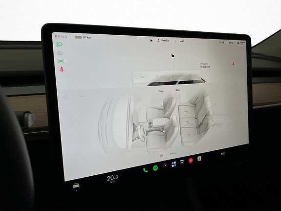 Tesla Model Y 26 of 30