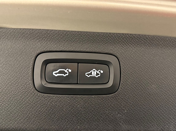 Volvo XC90 18 of 22