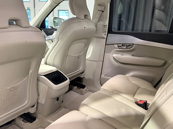 Volvo XC90 6 of 22
