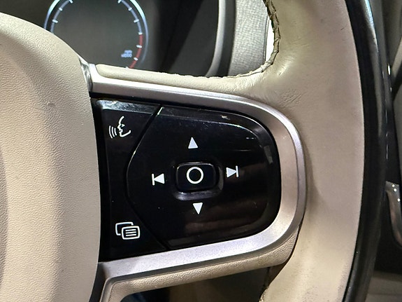 Volvo XC90 21 of 22