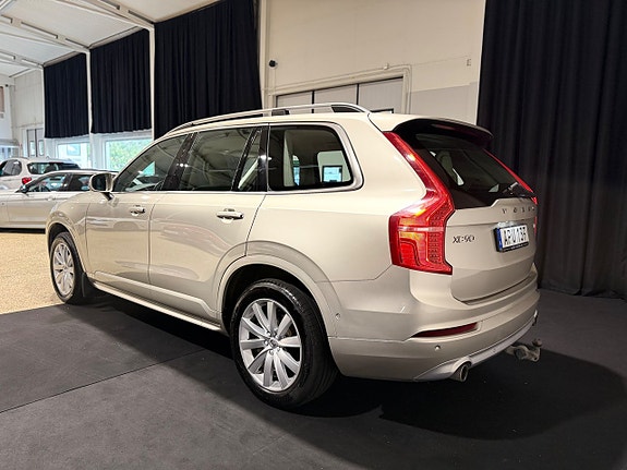 Volvo XC90 4 of 22