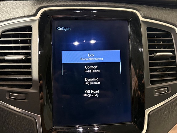Volvo XC90 16 of 22