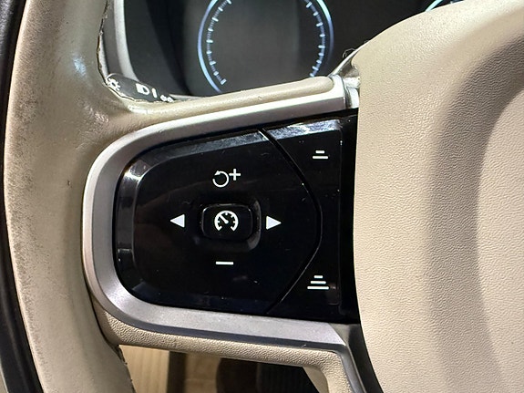 Volvo XC90 20 of 22