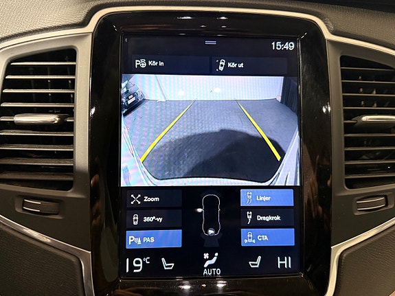 Volvo XC90 17 of 22