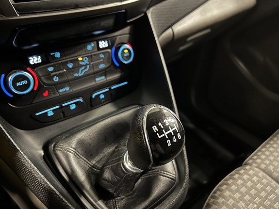 Ford Transit Connect 15 of 24