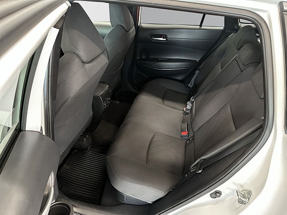 Toyota Corolla Cross 8 of 12