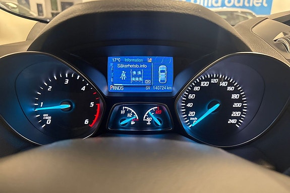 Ford Kuga 13 of 23