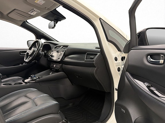 Nissan Leaf 30 of 30