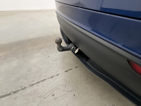 Tesla Model Y 10 of 30