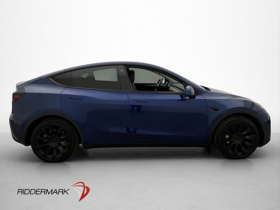 Tesla Model Y 9 of 30