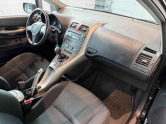 Toyota Auris 6 of 6