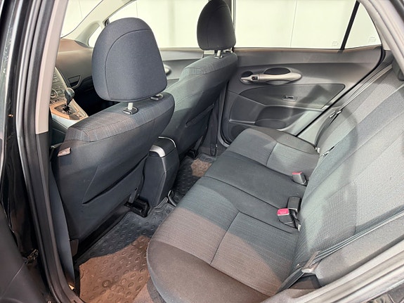 Toyota Auris 5 of 6