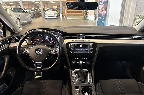 Volkswagen Passat Alltrack 16 of 18