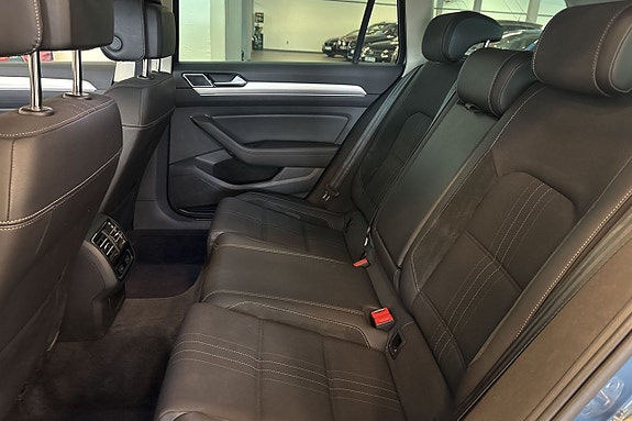 Volkswagen Passat Alltrack 11 of 18
