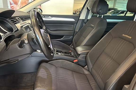 Volkswagen Passat Alltrack 10 of 18