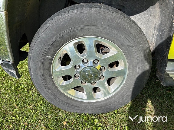 Chevrolet Silverado 2500 12 of 27