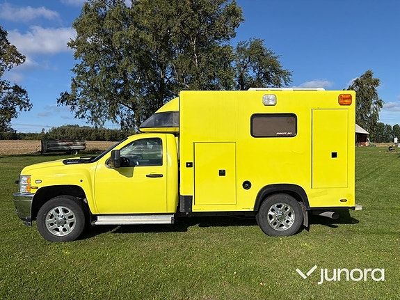 Chevrolet Silverado 2500 3 of 27