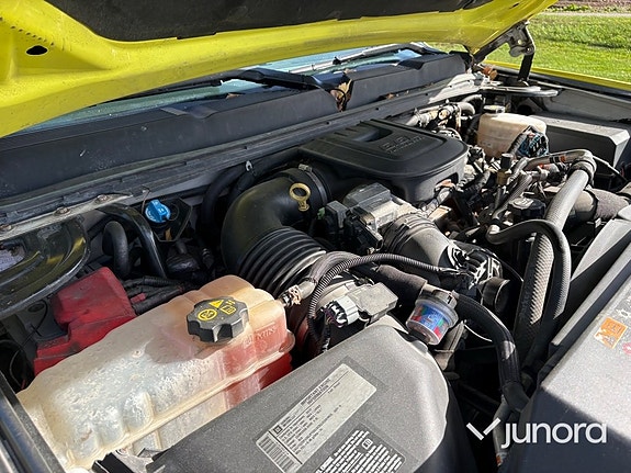 Chevrolet Silverado 2500 21 of 27