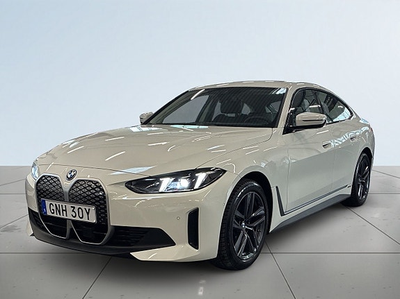 BMW i4 16 of 24