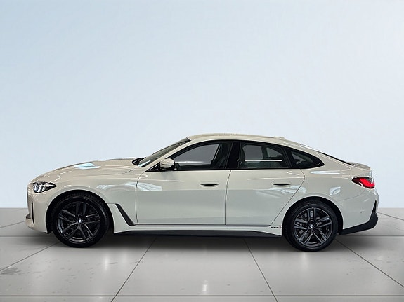 BMW i4 4 of 24