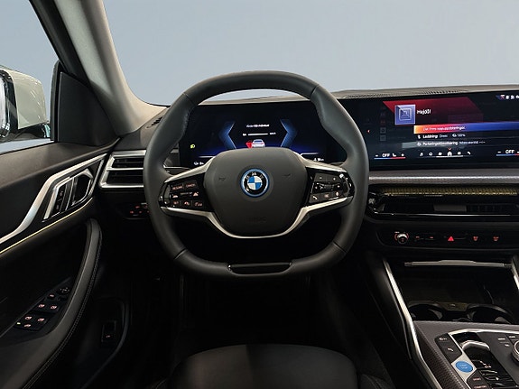 BMW i4 9 of 24