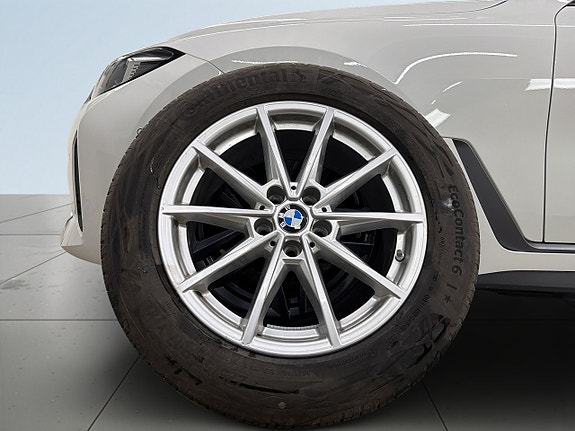 BMW i4 14 of 24