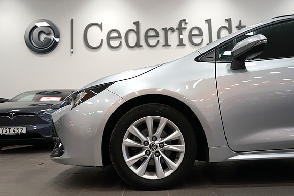 Toyota Corolla 5 of 17