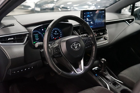 Toyota Corolla 8 of 17