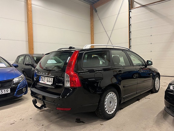 Volvo V50 3 of 18