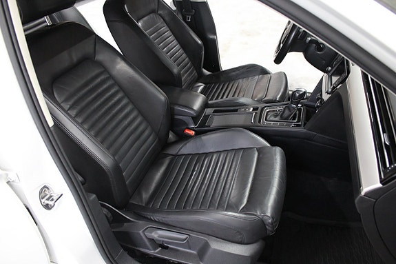 Volkswagen Passat Alltrack 12 of 17