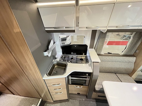Adria Matrix Plus 670 DL / Alsike Maskin räntekampanj 3,49%, gäller Fre-Sön 13 of 19