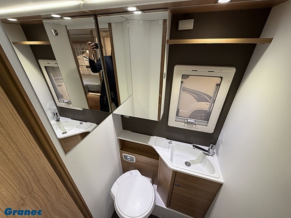 Adria Matrix 670 SL Nordkapp ALDE, AUTO, 3500kg 17 of 20