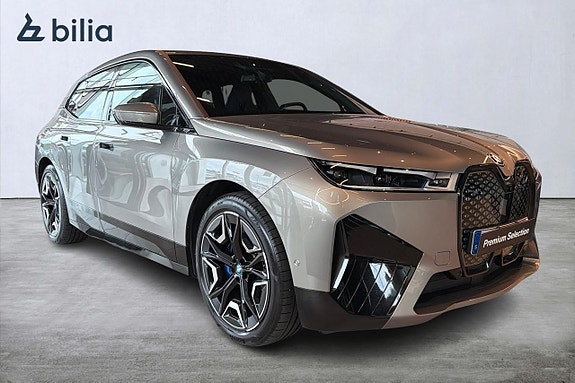BMW iX 2 of 21
