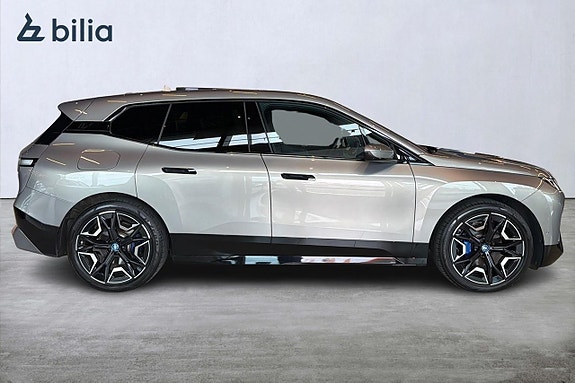 BMW iX 6 of 21