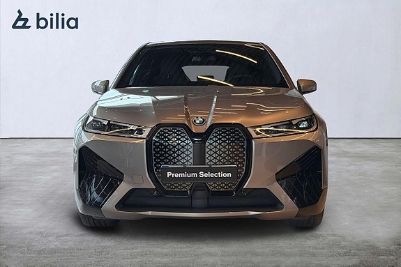 BMW iX 9 of 21