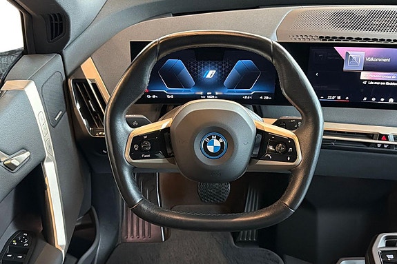 BMW iX 12 of 21