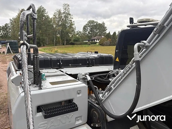 Bandgrävare SANY SY215C LC med Engcon tiltrotator 30 of 30