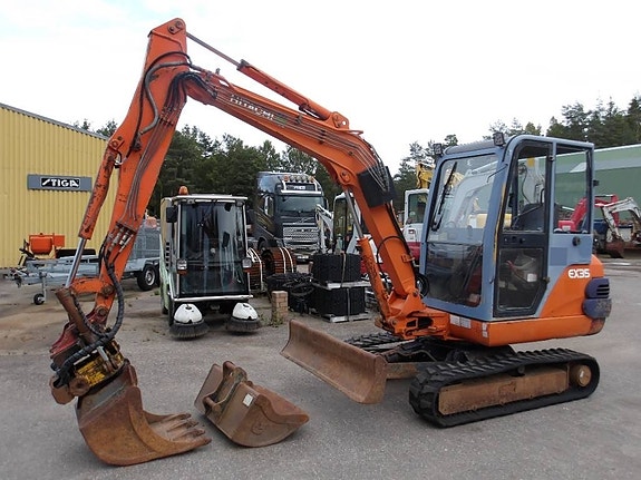 Hitachi EX 35-2