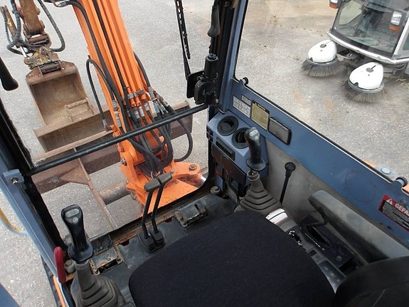 Hitachi EX 35-2 5 of 5