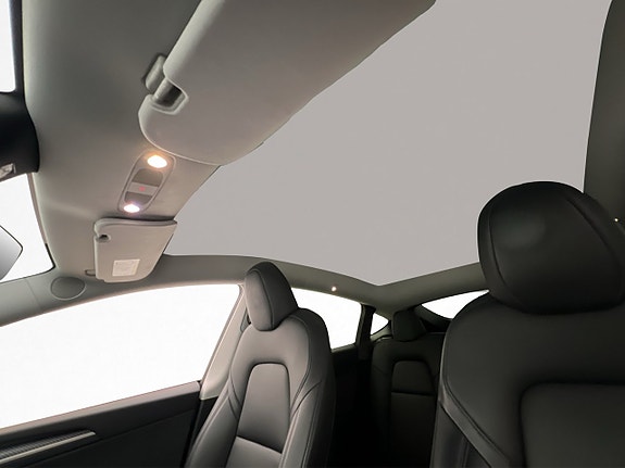 Tesla Model Y 16 of 30