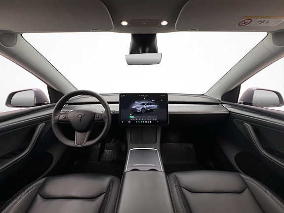Tesla Model Y 17 of 30