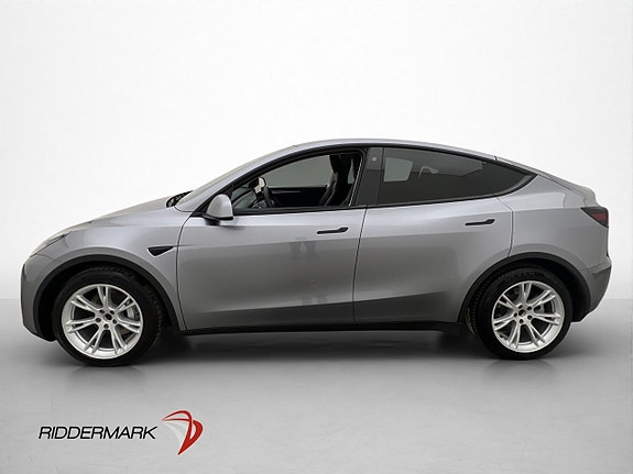 Tesla Model Y 5 of 30