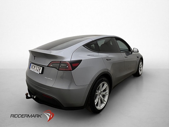 Tesla Model Y 8 of 30