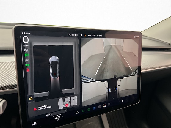 Tesla Model Y 22 of 30
